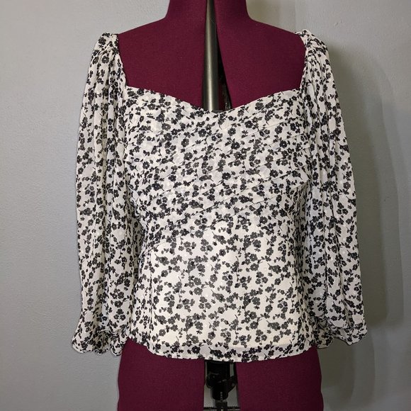 Express Floral Pleated Peasant Sleeve Blouse xs NWT - Picture 2 of 6